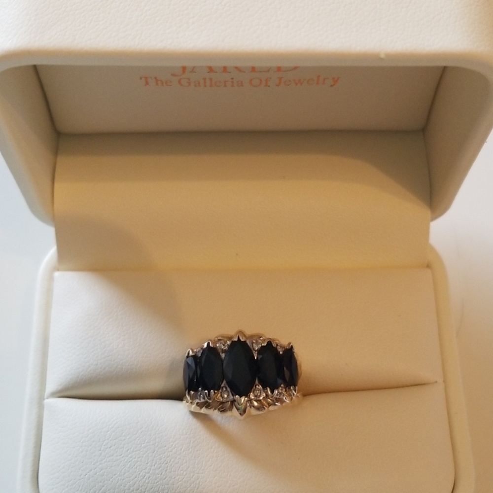 3 carat sapphire estate ring